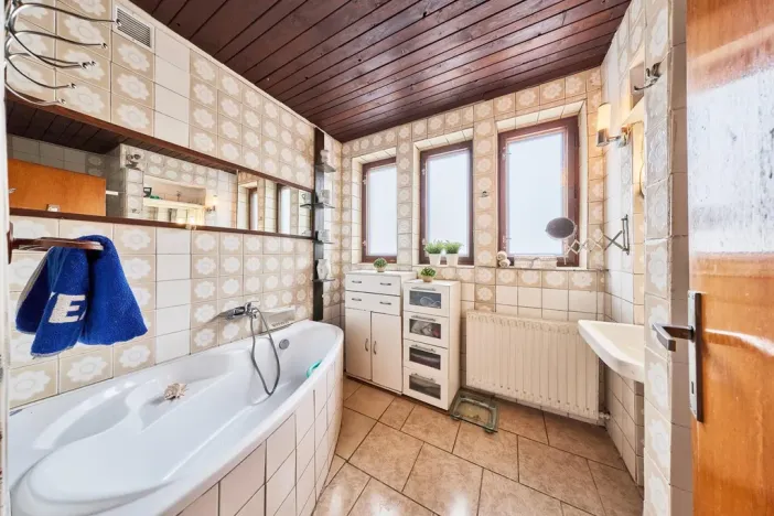 Prodej vícegeneračního domu, Vrchlabí, J. Kablíkové, 252 m2