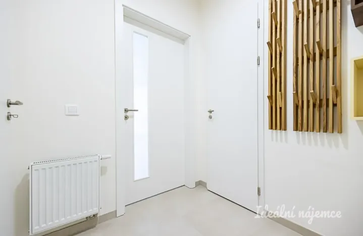 Pronájem bytu 1+kk, Praha - Hostivař, Nurmiho, 40 m2