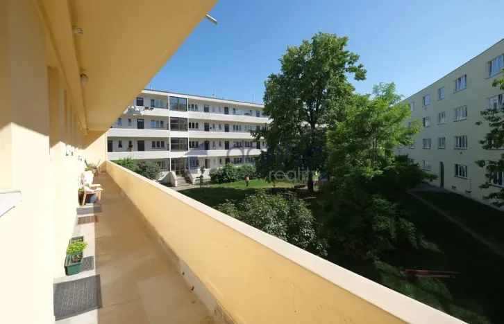 Pronájem bytu 2+kk, Praha, Neveklovská, 45 m2