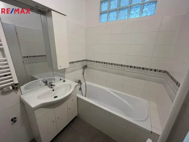 Pronájem bytu 2+1, Zlín, třída Tomáše Bati, 50 m2