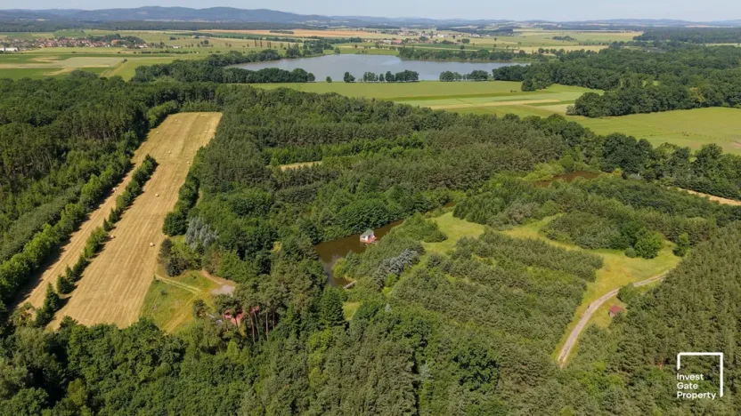 Prodej komerčního pozemku, Čejkovice, 121779 m2