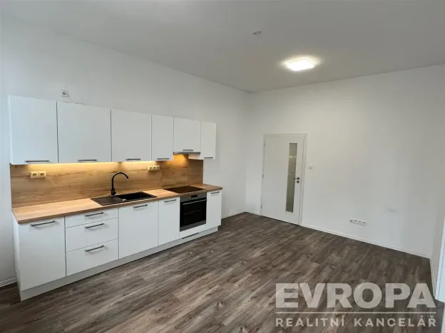 Pronájem bytu 2+kk, Žirovnice, Havlíčkovo náměstí, 39 m2