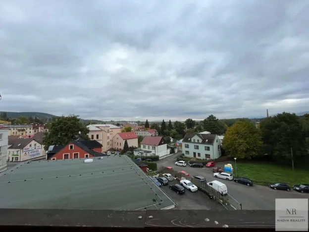 Pronájem bytu 2+kk, Karlovy Vary, Závodu míru, 68 m2