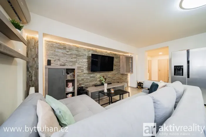 Prodej bytu 3+kk, Tuhaň, 79 m2