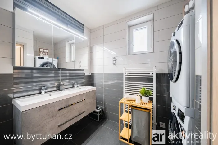 Prodej bytu 3+kk, Tuhaň, 79 m2