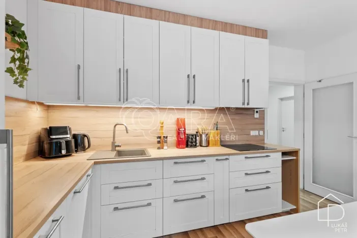 Prodej bytu 2+kk, Praha - Uhříněves, Oty Bubeníčka, 51 m2