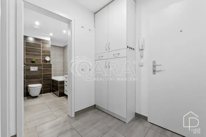 Prodej bytu 2+kk, Praha - Uhříněves, Oty Bubeníčka, 51 m2