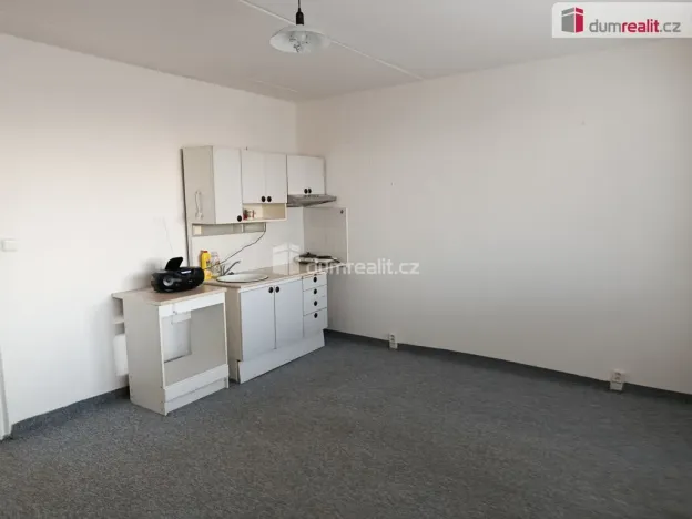 Pronájem bytu 1+kk, Praha - Kamýk, Mařatkova, 28 m2