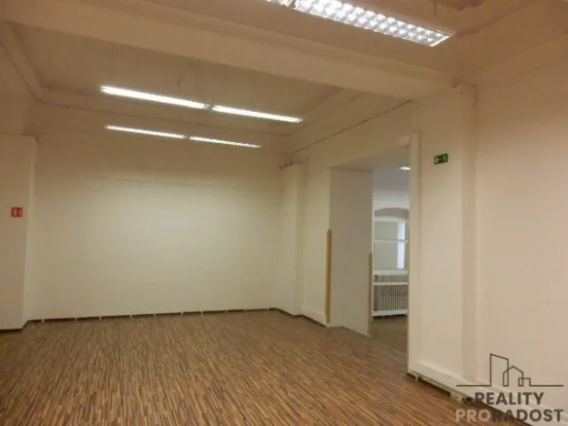 Pronájem obchodního prostoru, Brno - Brno-město, 105 m2