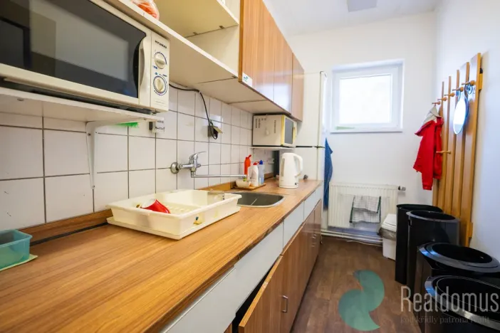 Prodej výrobních prostor, Milovice, 2255 m2