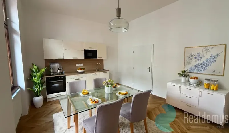 Pronájem bytu 3+kk, České Budějovice, tř. 28. října, 76 m2