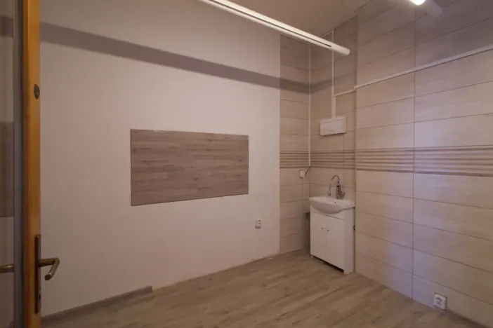 Pronájem obchodního prostoru, Plzeň - Skvrňany, Karla Steinera, 12 m2