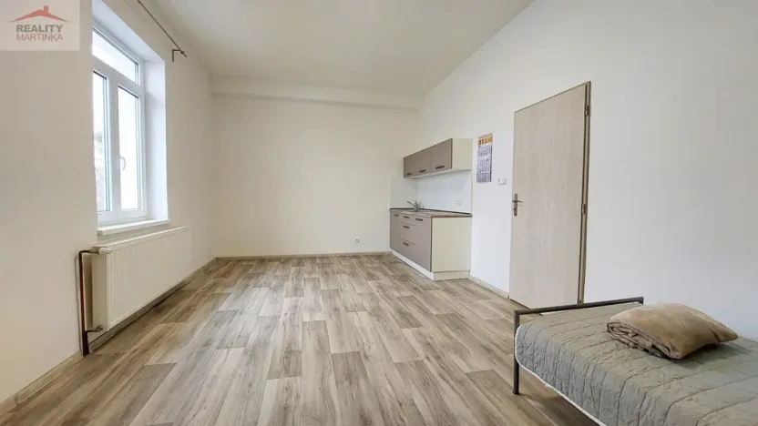 Pronájem bytu 1+kk, Valašské Meziříčí, Husova, 33 m2