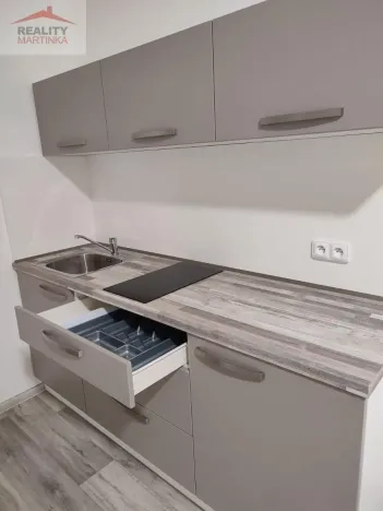 Pronájem bytu 1+kk, Valašské Meziříčí, Husova, 33 m2