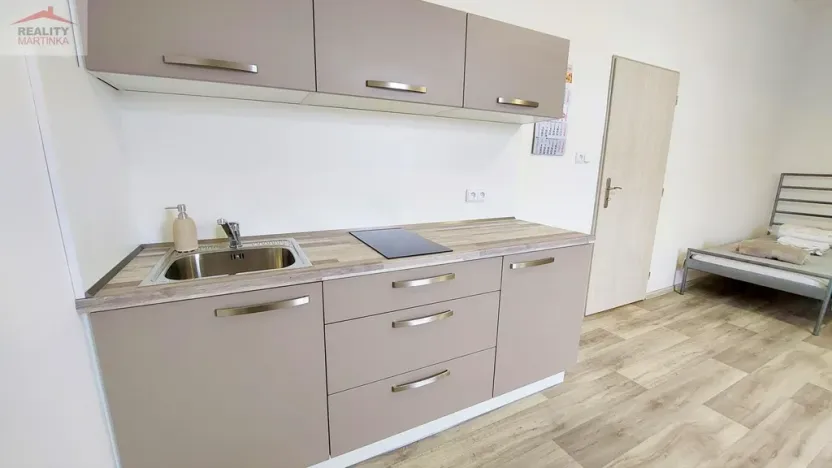 Pronájem bytu 1+kk, Valašské Meziříčí, Husova, 33 m2