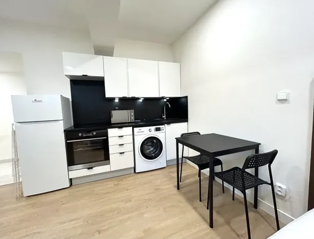 Pronájem bytu 1+kk, Praha - Vysočany, Poděbradská, 26 m2