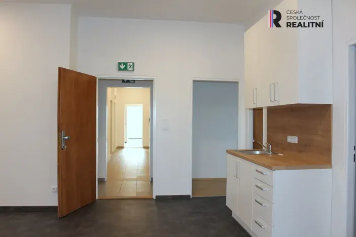 Pronájem kanceláře, Karlovy Vary, T. G. Masaryka, 133 m2