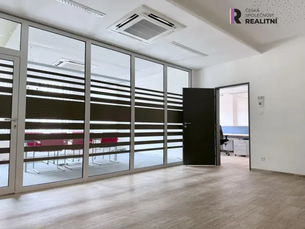 Pronájem kanceláře, Karlovy Vary, T. G. Masaryka, 110 m2