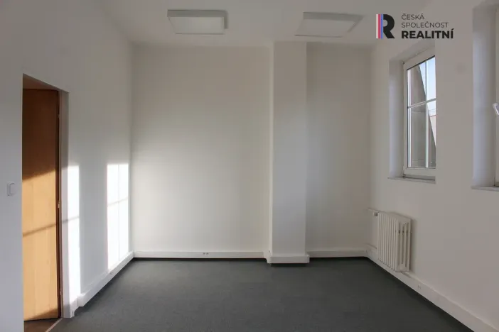 Pronájem kanceláře, Karlovy Vary, T. G. Masaryka, 42 m2