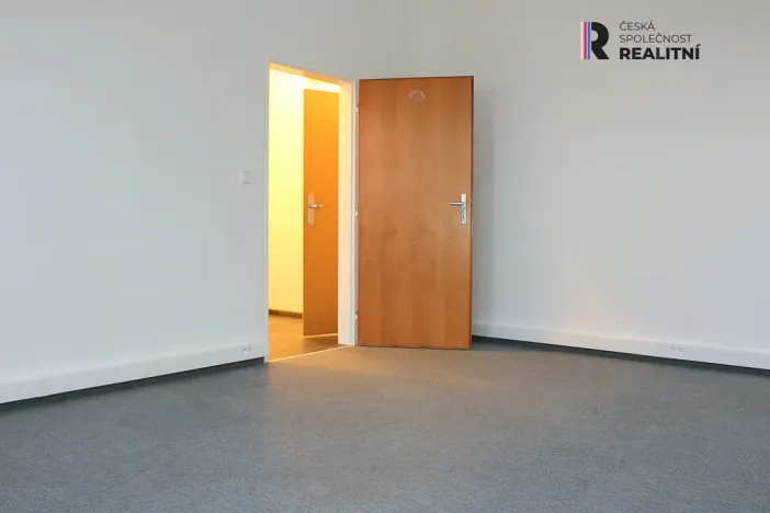 Pronájem kanceláře, Karlovy Vary, T. G. Masaryka, 42 m2