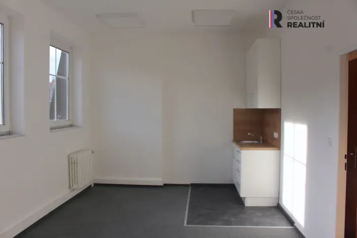 Pronájem kanceláře, Karlovy Vary, T. G. Masaryka, 28 m2