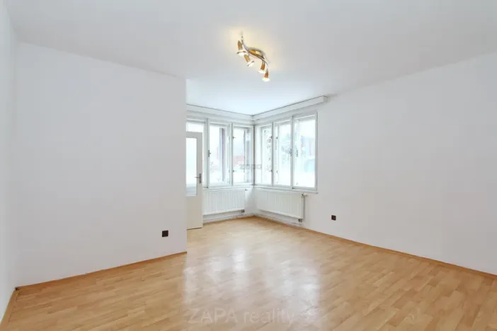 Pronájem bytu 1+1, Praha - Strašnice, Na Třebešíně, 30 m2