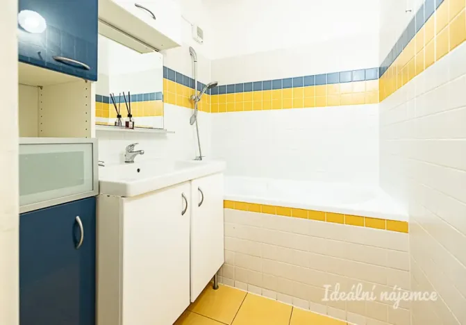 Pronájem bytu 3+1, Praha - Černý Most, Generála Janouška, 77 m2