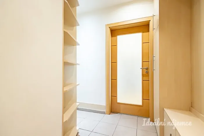 Pronájem bytu 3+1, Praha - Černý Most, Generála Janouška, 77 m2