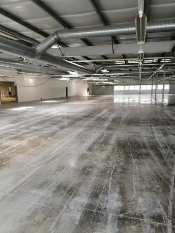 Pronájem výrobních prostor, Cheb, 2435 m2