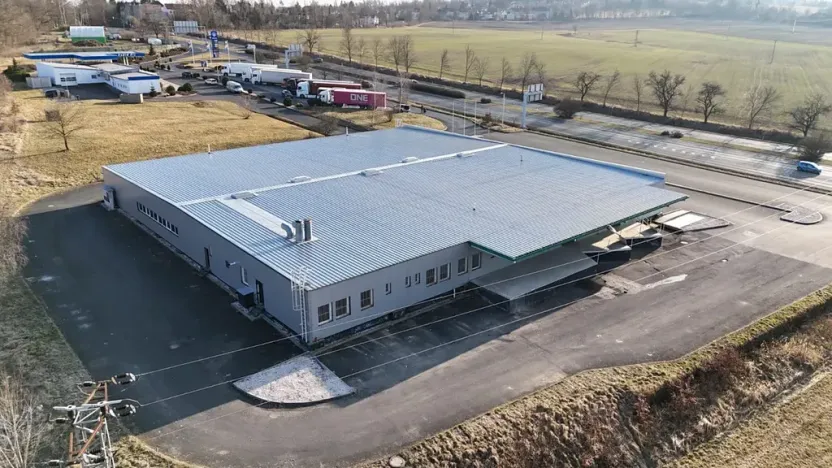 Pronájem výrobních prostor, Cheb, 2435 m2