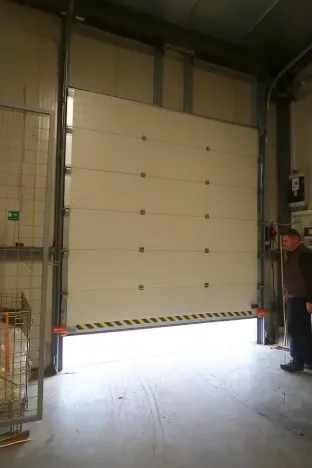 Pronájem skladu, Chýně, Hlavní, 810 m2