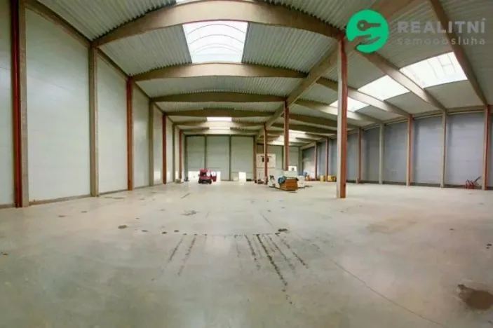 Pronájem skladu, Beroun, 5000 m2