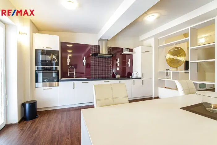 Pronájem bytu 2+kk, Ostrava - Moravská Ostrava, Sládkova, 108 m2