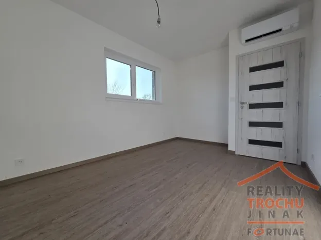 Prodej rodinného domu, Uhersko, 83 m2