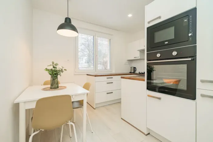 Pronájem bytu 3+1, Praha - Vokovice, Arabská, 70 m2