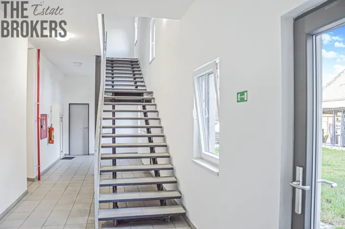 Pronájem bytu 1+kk, Chýnice, Karlštejnská, 38 m2