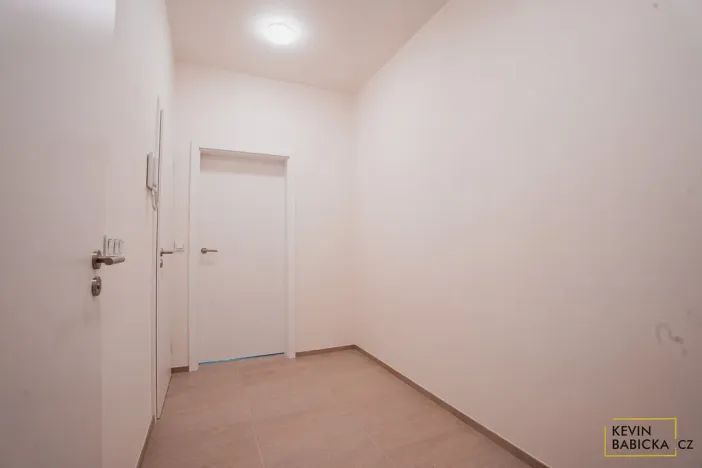 Pronájem bytu 1+kk, Brno - Sadová, Kumpoštova, 30 m2