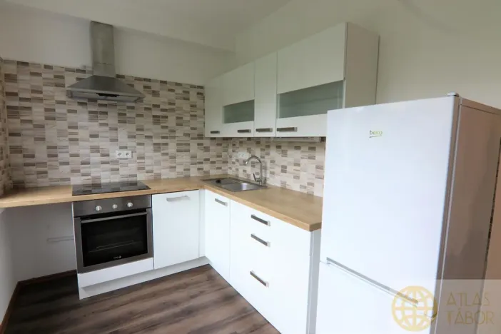 Pronájem bytu 2+1, Tábor, Pražského povstání, 61 m2