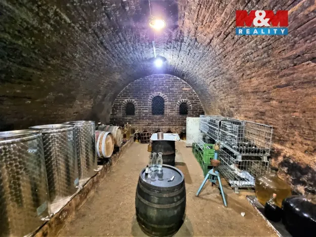 Prodej vinného sklepa, Perná, 125 m2