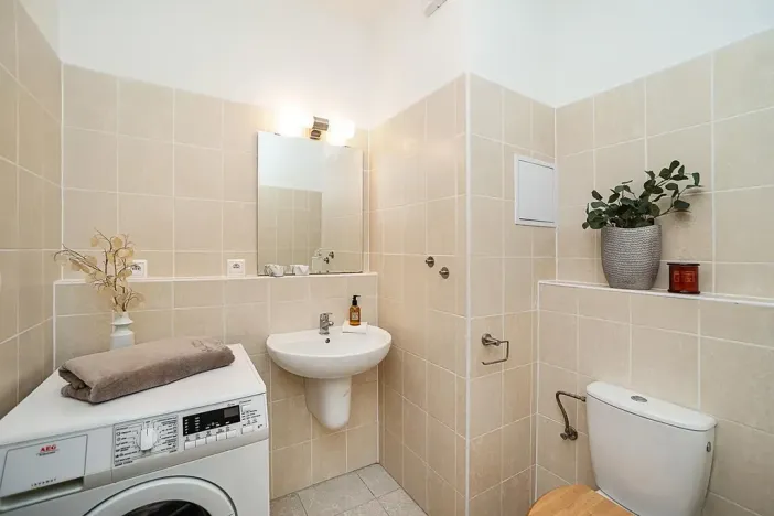 Pronájem bytu 2+kk, Praha - Řeporyje, Wiesenthalova, 59 m2