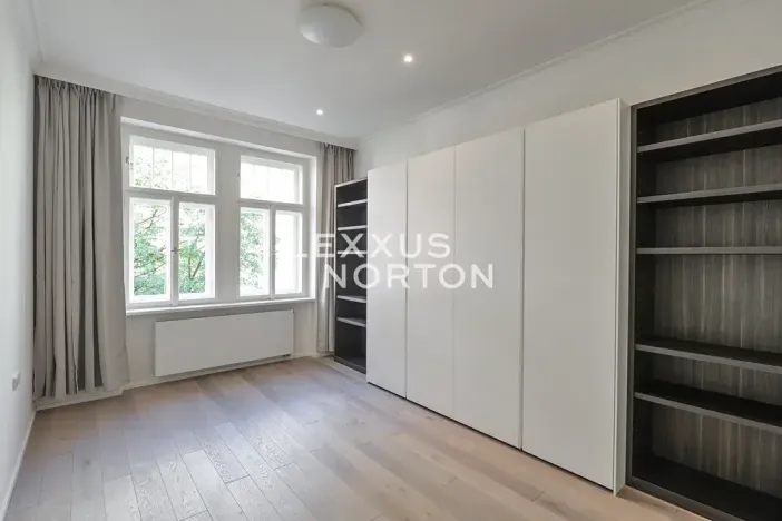 Pronájem bytu 3+kk, Praha - Vinohrady, náměstí Jiřího z Poděbrad, 138 m2