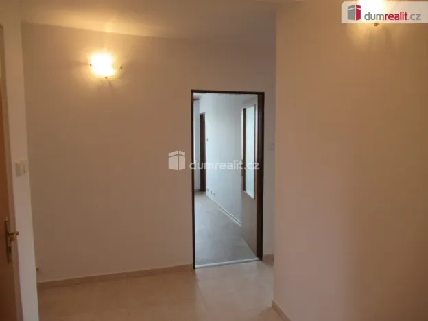 Pronájem bytu 2+1, Praha - Kobylisy, Ořechová, 65 m2