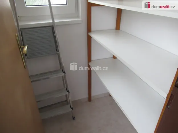 Pronájem bytu 2+1, Praha - Kobylisy, Ořechová, 65 m2