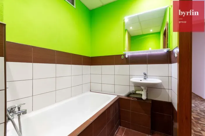 Prodej bytu 4+1, Opava, Liptovská, 97 m2