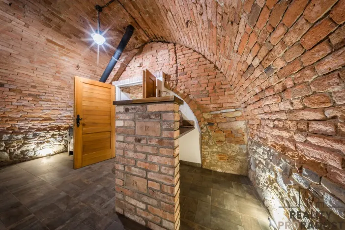 Prodej vinného sklepa, Domanín, 150 m2