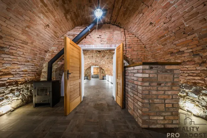 Prodej vinného sklepa, Domanín, 150 m2