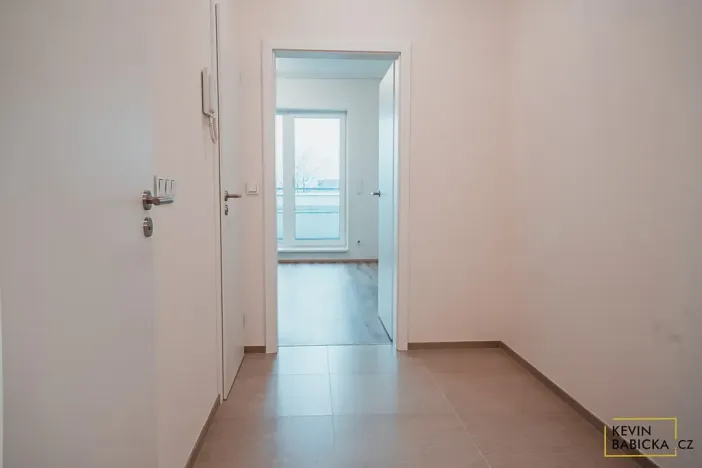 Pronájem bytu 1+kk, Brno, Kumpoštova, 30 m2