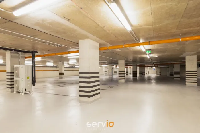 Pronájem garážového stání, Brno, Bratislavská, 13 m2