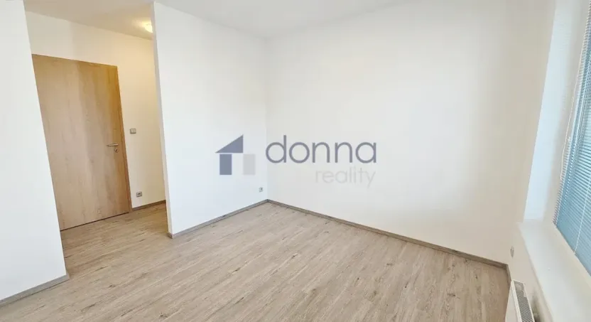 Pronájem bytu 2+kk, Praha, Stočesova, 57 m2