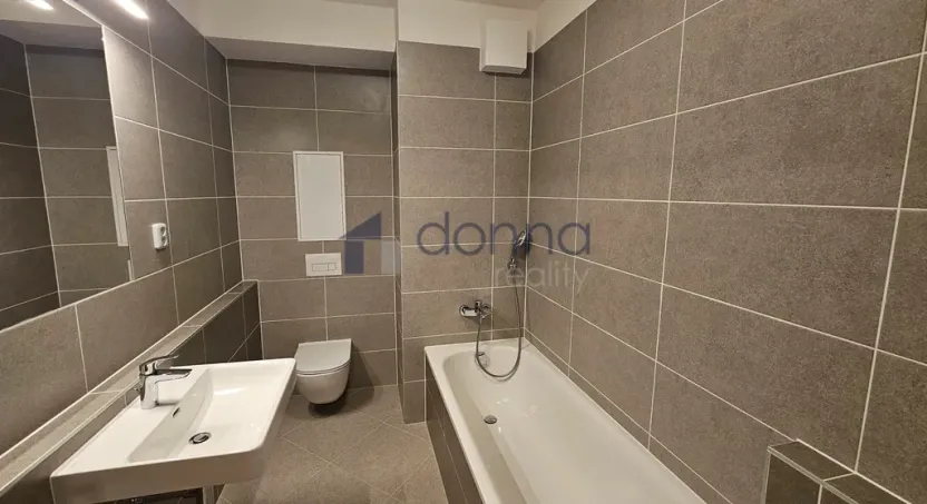 Pronájem bytu 2+kk, Praha, Stočesova, 57 m2